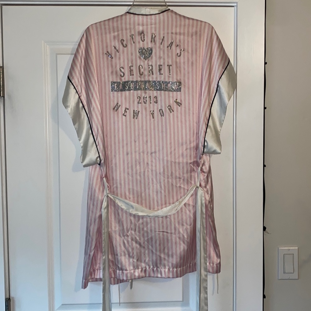RARE Victoria’s Secret Fashion Show Robe